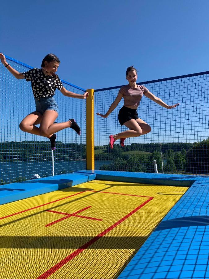 Отель Camping De La Liez Peigney Экстерьер фото