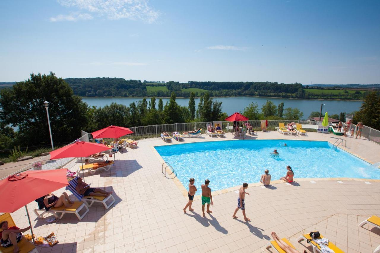 Отель Camping De La Liez Peigney Экстерьер фото