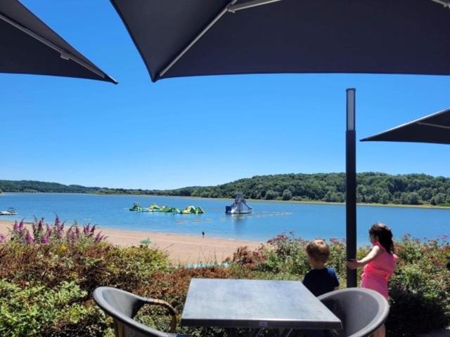 Отель Camping De La Liez Peigney Экстерьер фото