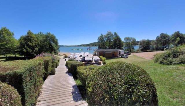 Отель Camping De La Liez Peigney Экстерьер фото