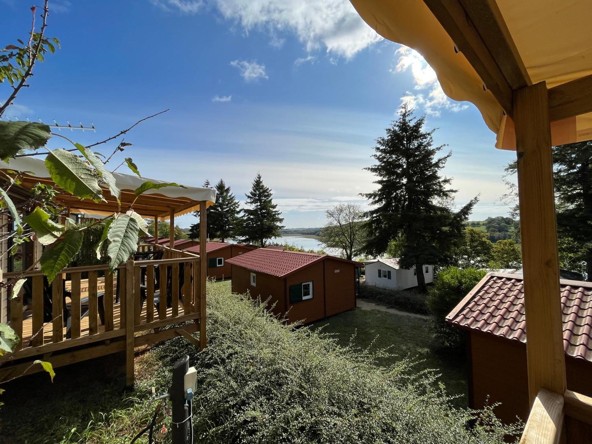 Отель Camping De La Liez Peigney Экстерьер фото